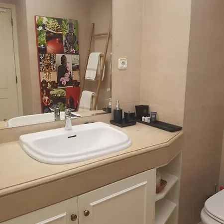 Apartament Espacoso Apartamento Junto Ao Metro