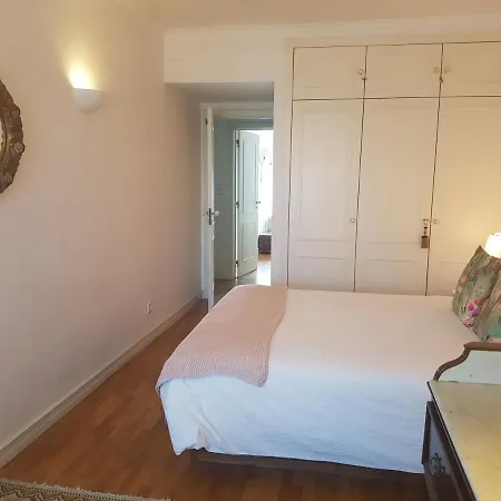 Espacoso Apartamento Junto Ao Metro *
