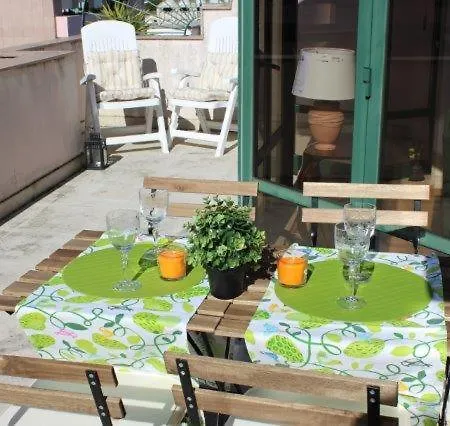 Espacoso Apartamento Junto Ao Metro * Lisbon
