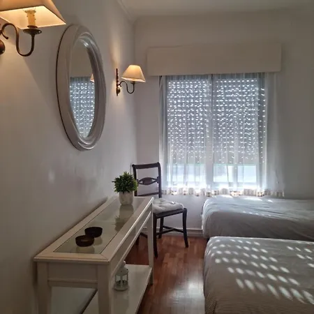Espacoso Apartamento Junto Ao Metro