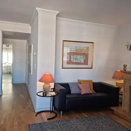 Appartement Espacoso Apartamento Junto Ao Metro Lissabon