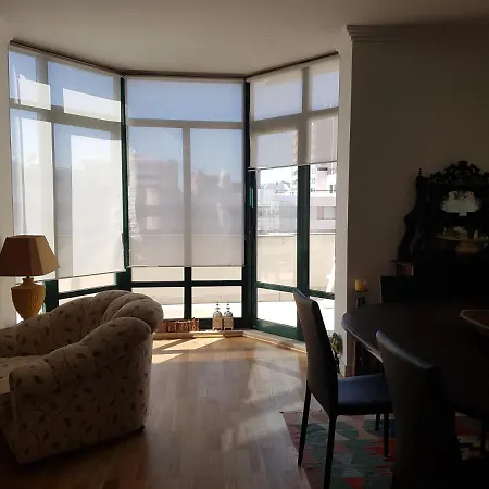 Espacoso Apartamento Junto Ao Metro *