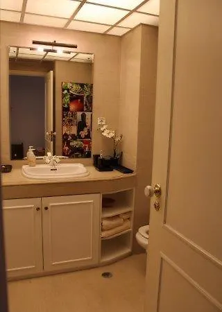 Espacoso Apartamento Junto Ao Metro