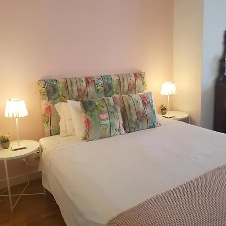 Espacoso Apartamento Junto Ao Metro Daire *