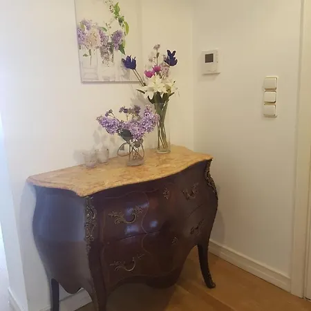 Espacoso Apartamento Junto Ao Metro Daire Lisboa