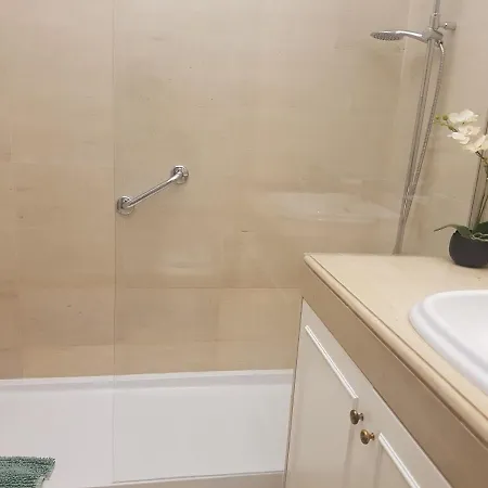 Daire Espacoso Apartamento Junto Ao Metro *