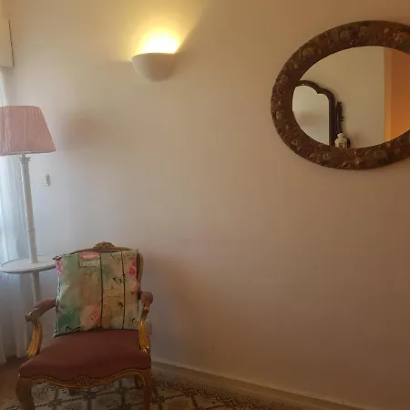Espacoso Apartamento Junto Ao Metro Daire