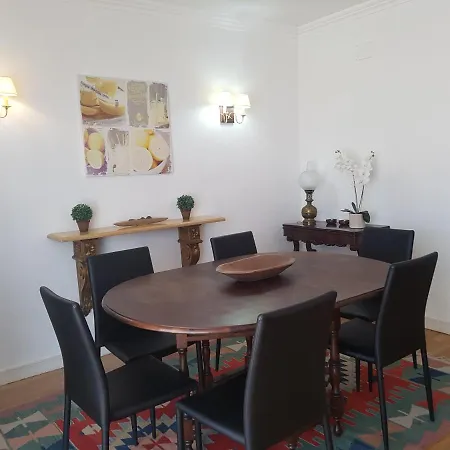 Daire Espacoso Apartamento Junto Ao Metro *