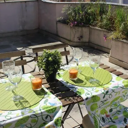 Daire Espacoso Apartamento Junto Ao Metro *