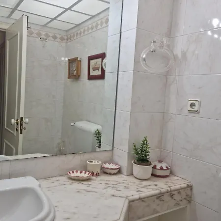 Espacoso Apartamento Junto Ao Metro Daire