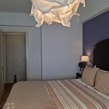 Espacoso Apartamento Junto Ao Metro Daire